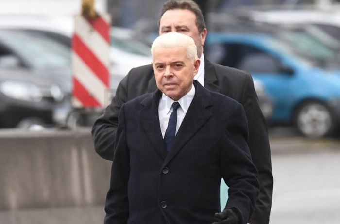 Ex juez Noberto Oyarbide fue internado con neumonía bilateral por covid