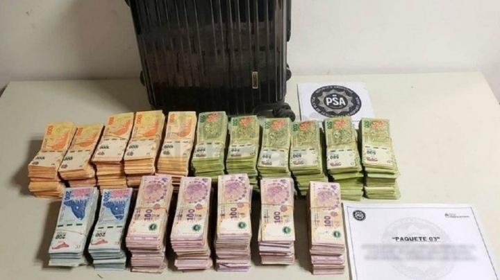 Una mujer intentó volar a Salta con más de $6 millones en una valija 