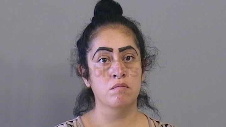 Una niña de 12 años da a luz a un bebé de un hombre de 24 años en EE.UU. y arrestan a su madre por negligencia infantil