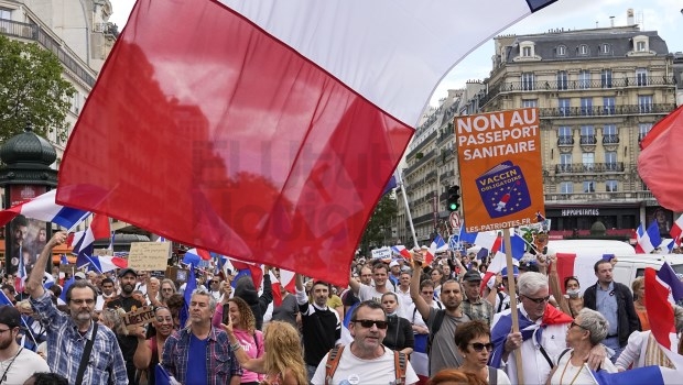 Nuevas protestas en Francia contra el pasaporte sanitario.