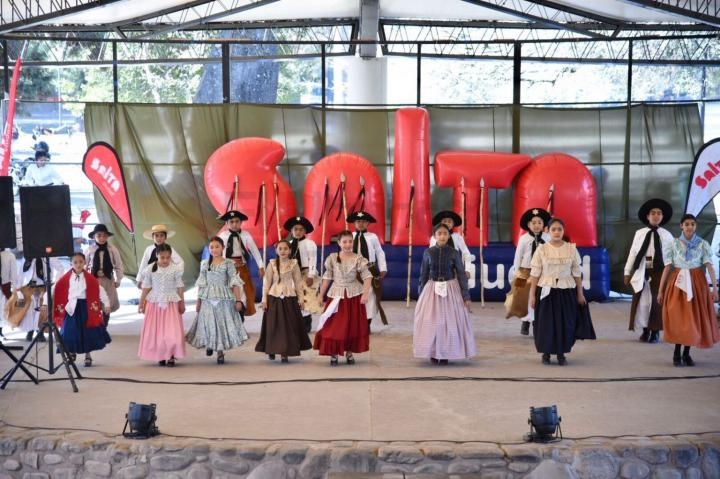 La ciudad celebró el Día Nacional e Internacional del Folklore