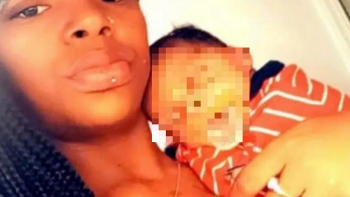 Murió de sobredosis y con su su bebé encima: el chiquito sobrevivió durante días al comerse su mano