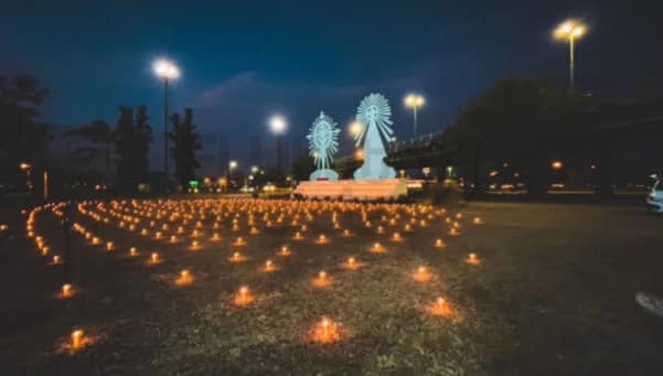 La Municipalidad iluminó la rotonda del Peregrino en Limache. 