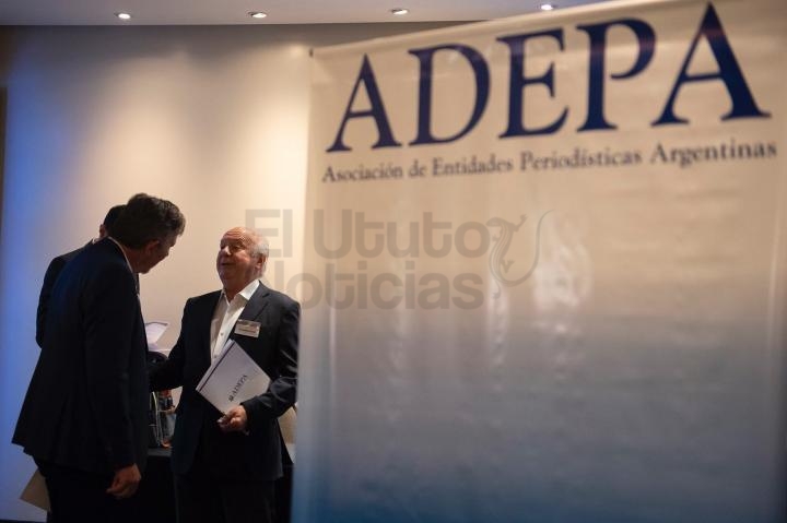 ADEPA y FOPEA condenaron el ataque incendiario a la sede del Grupo Clarín