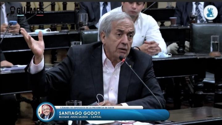Godoy: “Lárguense a llorar, no me voy de la política”