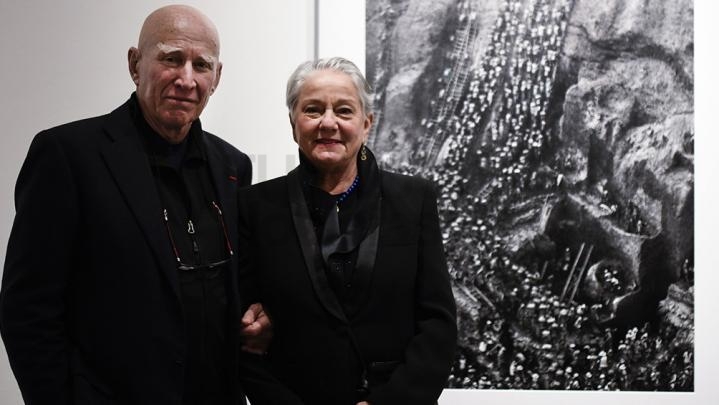 El fotógrafo Salgado y su esposa alertan sobre un posible