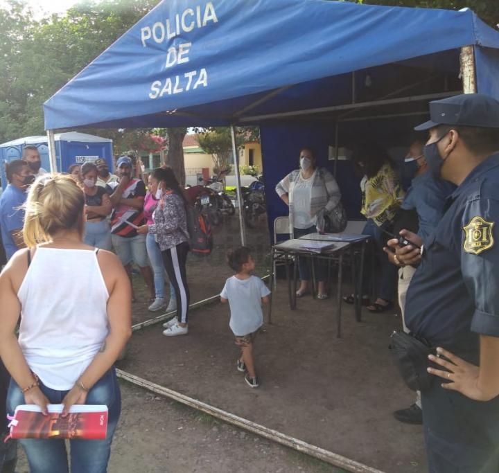 Importante operativo de seguridad para resguardar a las familias que desistieron del acto ocupacional en Parque La Vega