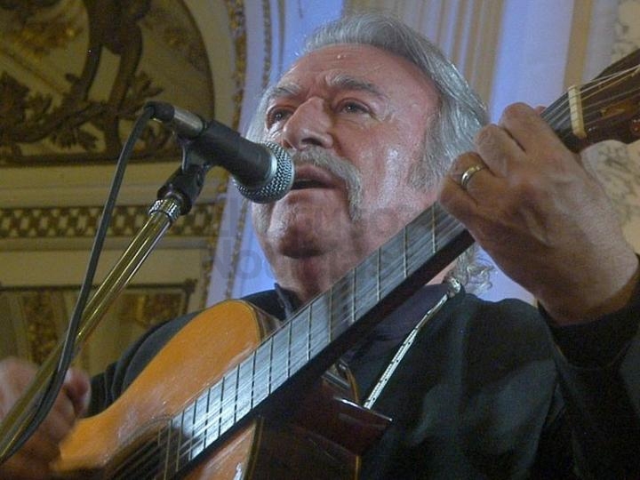Murió César Isella, el gran compositor y cantante argentino de folklore
