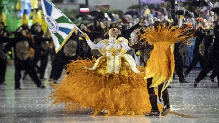 La suspensión del carnaval en Brasil destruye una industria que mueve 1.500 millones de U$S