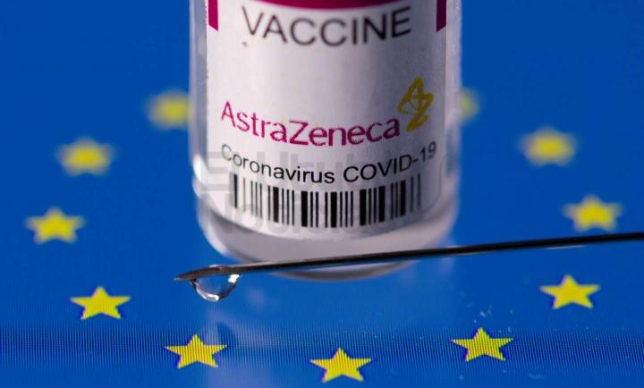 Experto de la EMA confirma “vínculo entre la vacuna de AstraZeneca y casos raros de trombosis”