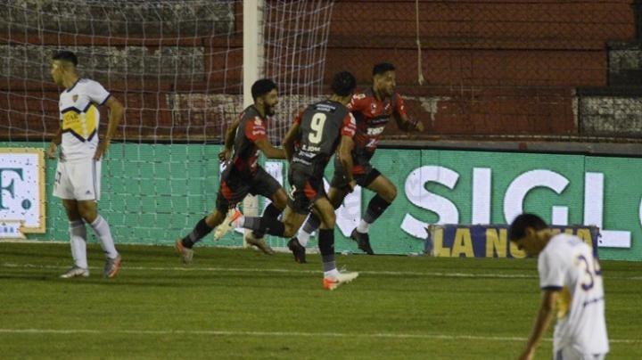 El equipo xeneize perdió por 1 a 0 en Paraná y sumó la segunda derrota seguida