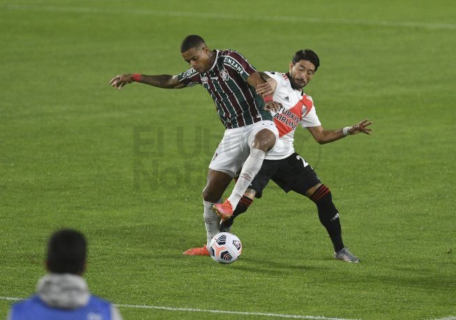 River cayó ante Fluminense pero se metió en los octavos de final